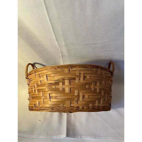 Wicker Basket  Easter Basket - Picture 1 of 11